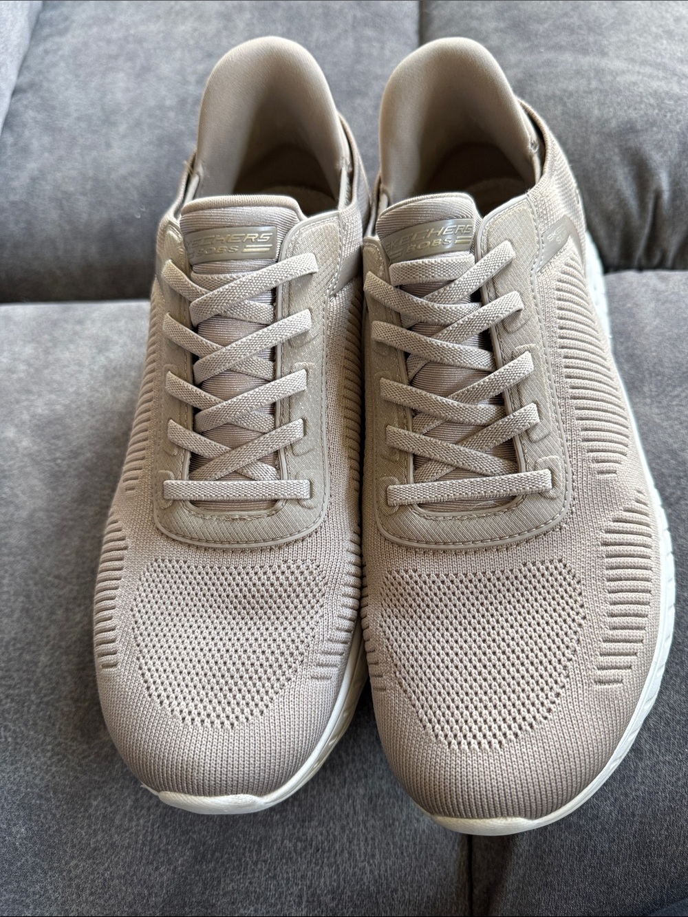 EUC Skechers Women’s 9.5 Slip-on Sneakers in Taupe Beige